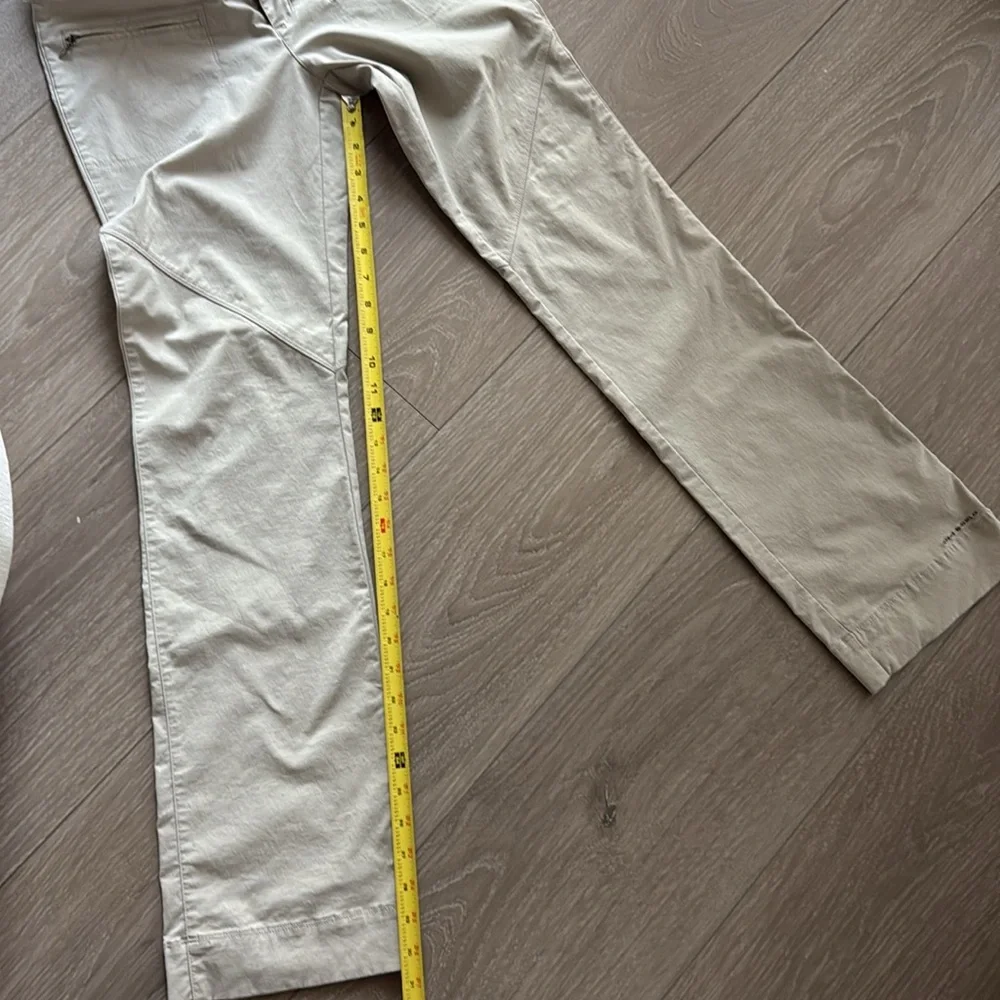 2 Pairs of North Face Black Small And Columbia Khaki Pants Sz 2 - Picture 10 of 13